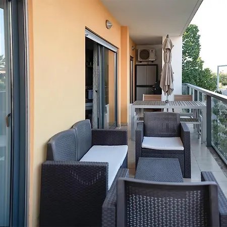 The Cosy Vilarosa Near The דירה